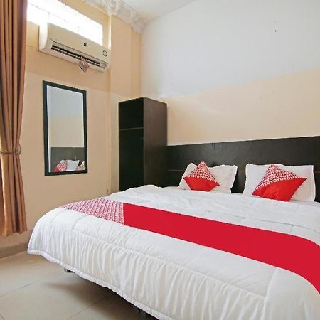 Oyo 91510 Homestay Utama Syariah Pekanbaru Extérieur photo