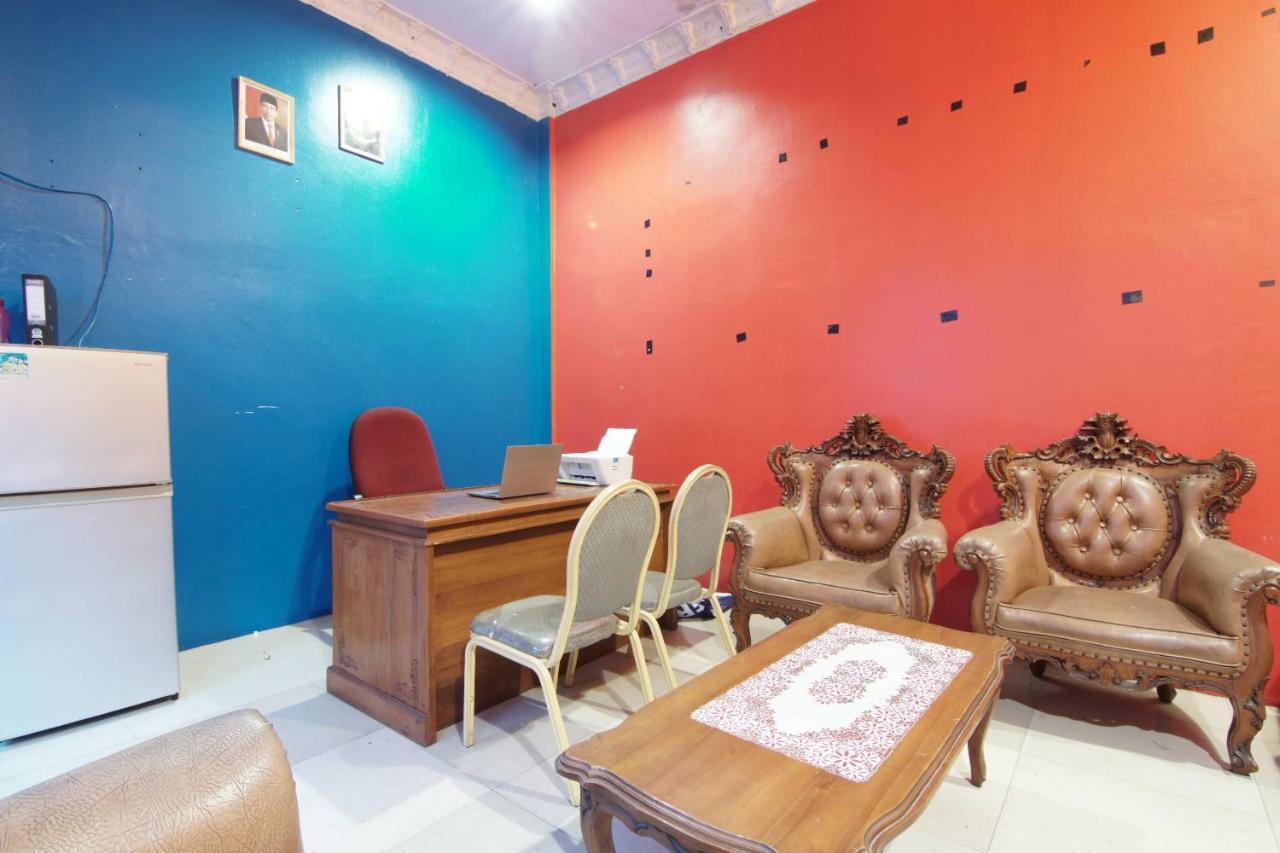 Oyo 91510 Homestay Utama Syariah Pekanbaru Extérieur photo