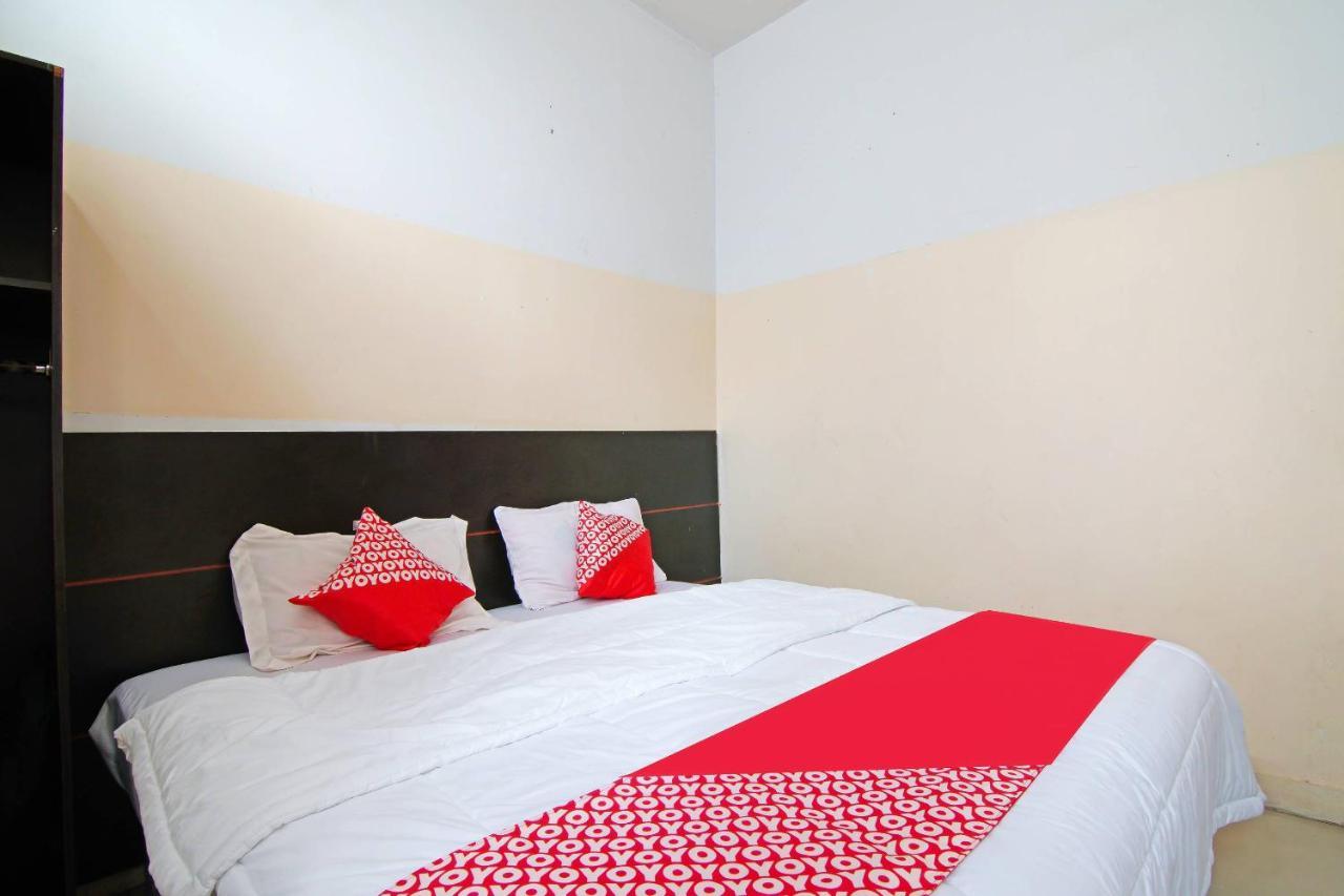 Oyo 91510 Homestay Utama Syariah Pekanbaru Extérieur photo